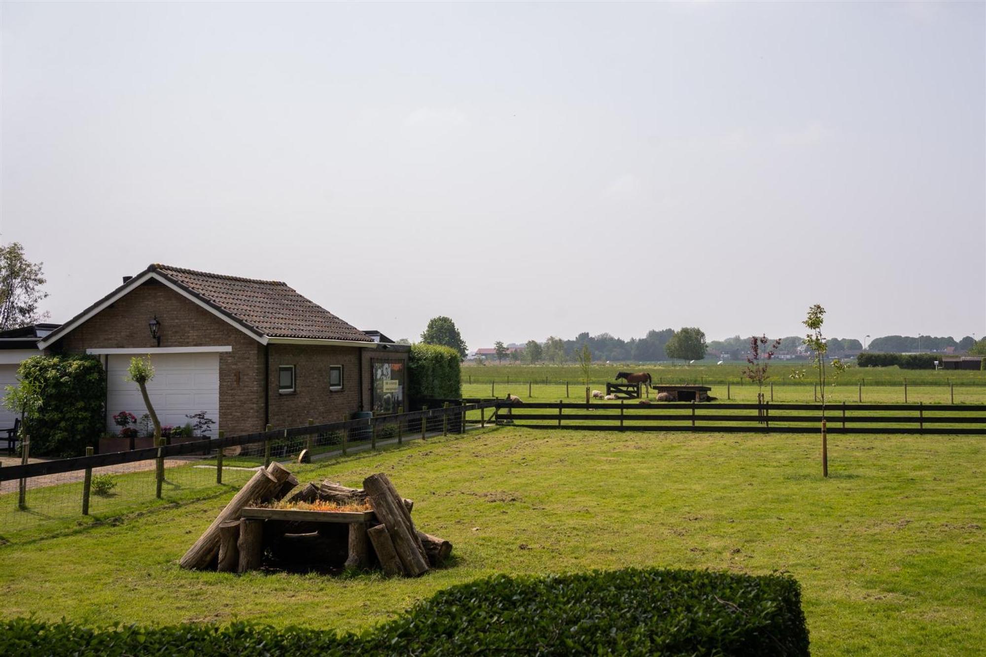 Vakantiewoning Le Garaazje 'S-Gravendeel Esterno foto
