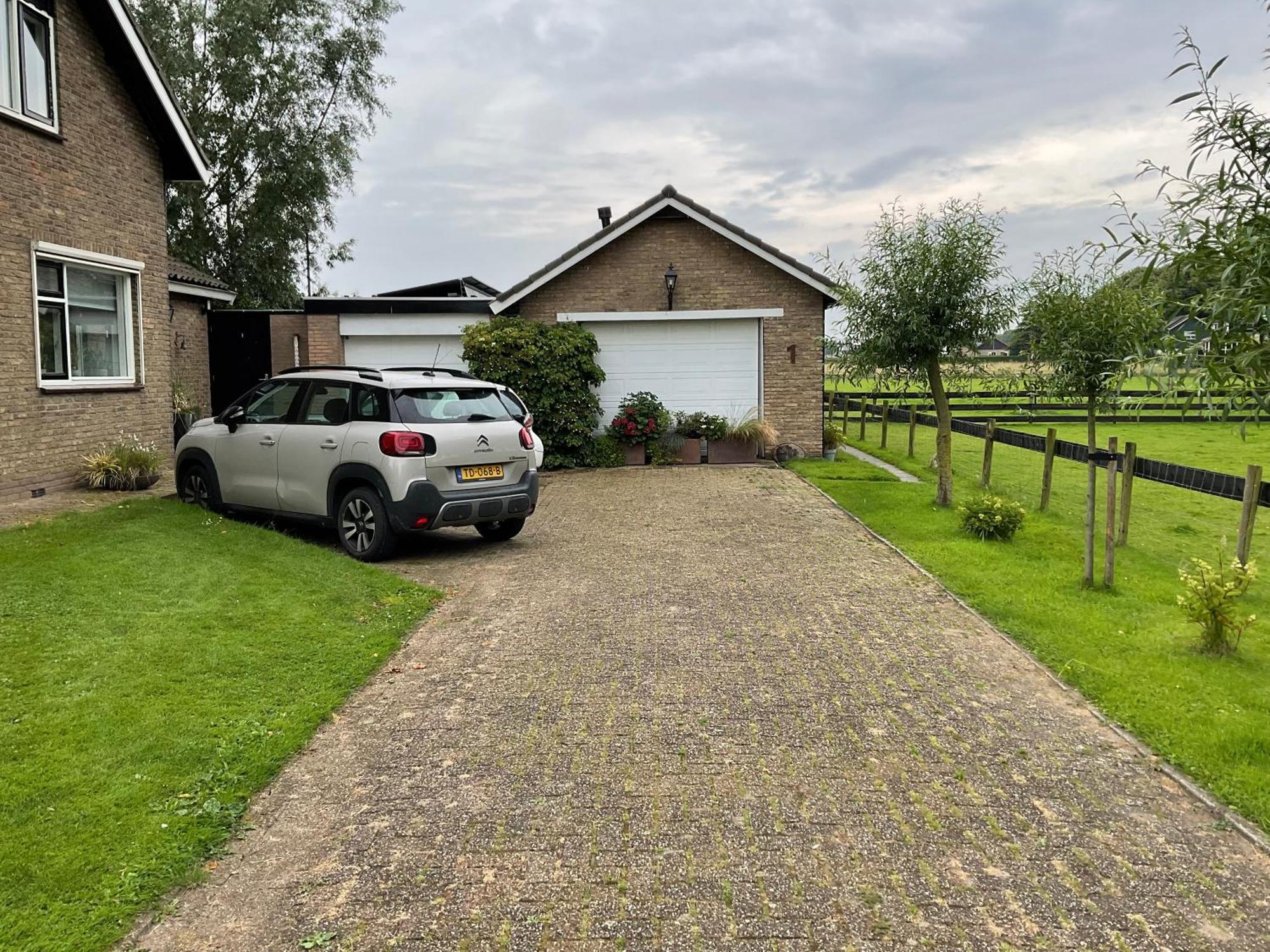 Vakantiewoning Le Garaazje 'S-Gravendeel Esterno foto