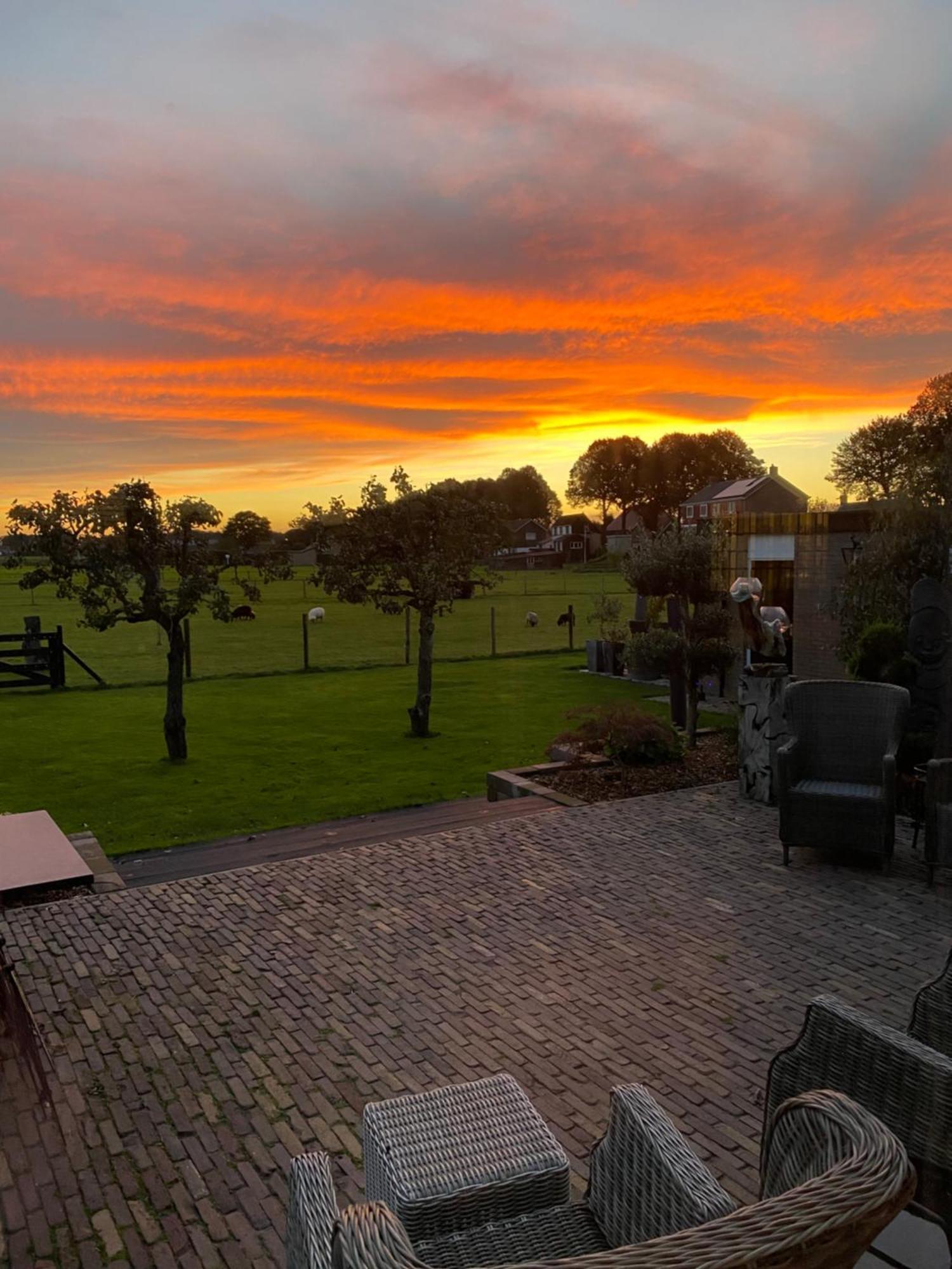 Vakantiewoning Le Garaazje 'S-Gravendeel Esterno foto